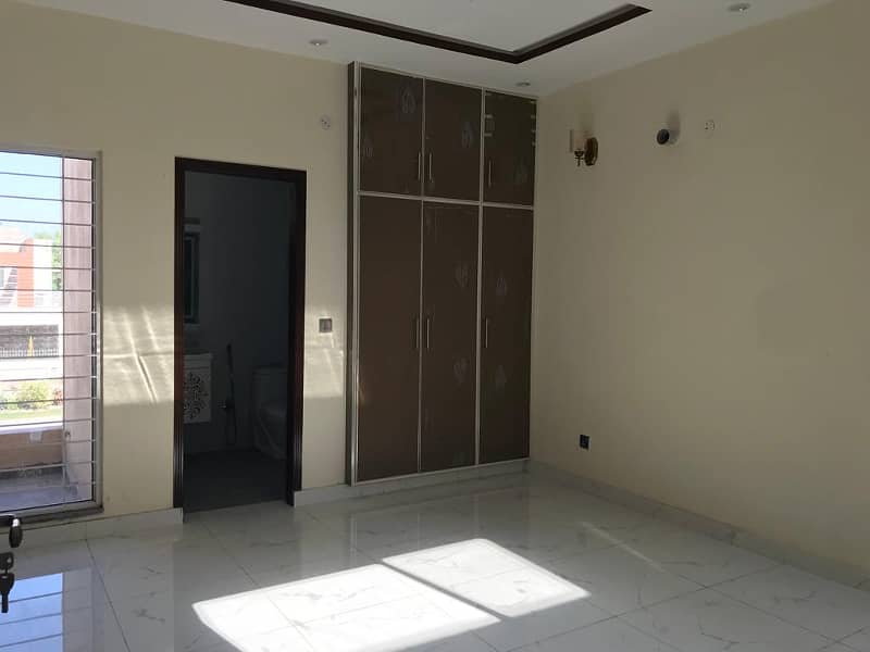 Dha rahbar sector 1 A block 8 Marla upper portion available for rent 16