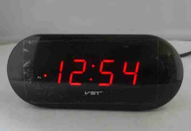 Car clock large size red leds with sparrow sounds on ignition with te 3