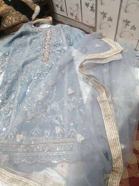 net nd organza suits 1 tim used condition 10/10 1