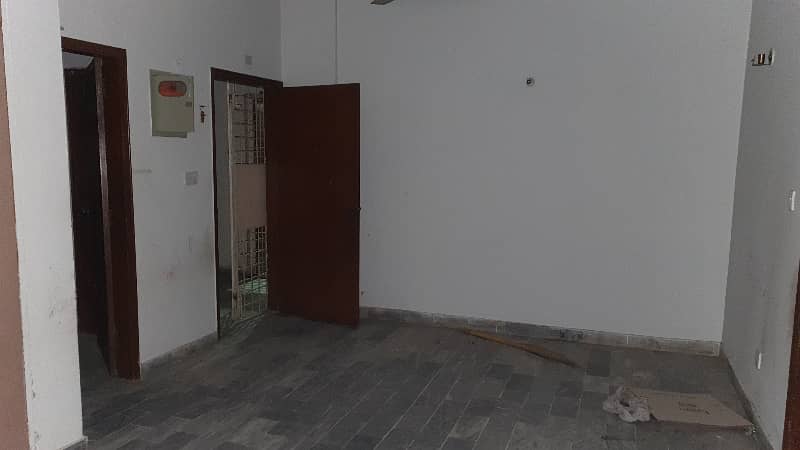 2 Bed Dd Flat 1st Floor For Sale In Tauheed Commercial Phase 5 Dha 0