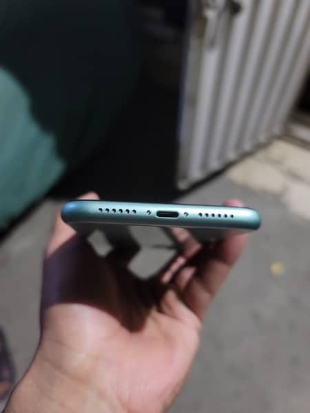 Iphone 11 128 gb Non PTA Health 80 2