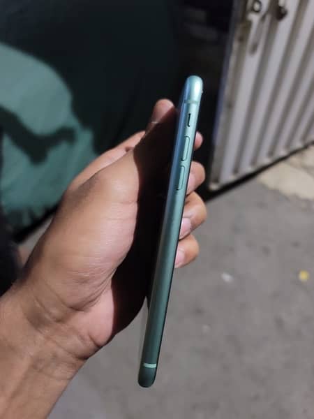 Iphone 11 128 gb Non PTA Health 80 3