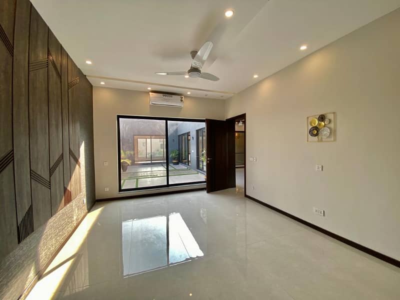 Outstanding 1 Kanal House Is Available For Rent In PHASE 6 DHA, Lahore. 7