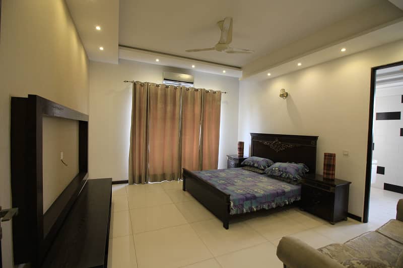 A Modern Design 1 Kanal Luxurious House Is Available For Rent In DHA, Lahore. 5