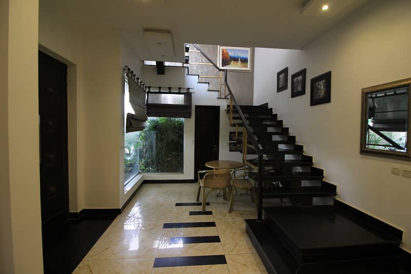 A Modern Design 1 Kanal Luxurious House Is Available For Rent In DHA, Lahore. 9