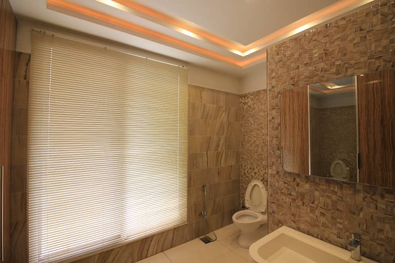 A Modern Design 1 Kanal Luxurious House Is Available For Rent In DHA, Lahore. 17