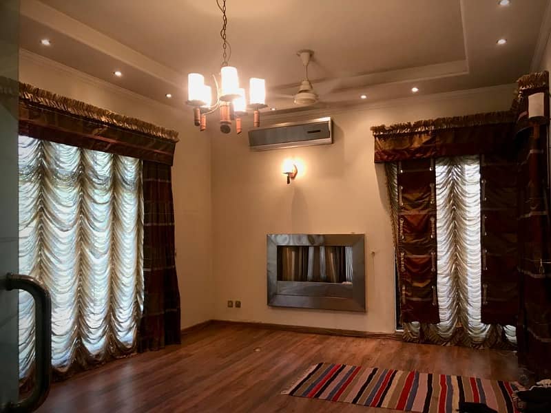 Most Amazing 1 Kanal House Is Available For Rent In PHASE 4 DHA, Lahore. 4