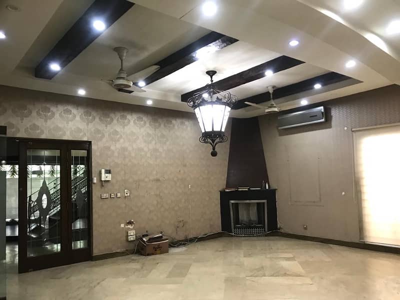 Most Amazing 1 Kanal House Is Available For Rent In PHASE 4 DHA, Lahore. 5