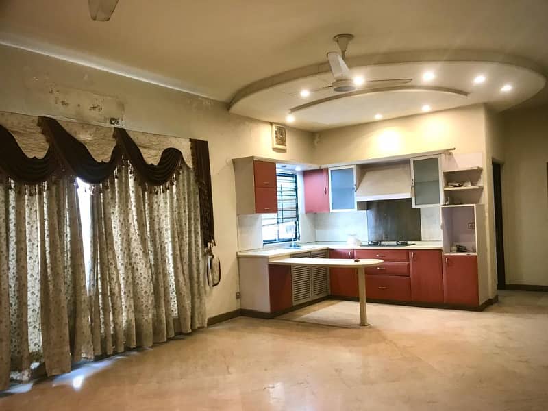 Most Amazing 1 Kanal House Is Available For Rent In PHASE 4 DHA, Lahore. 14
