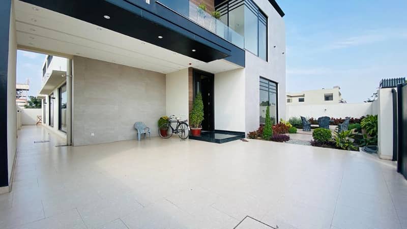Most Luxurious 1 Kanal House Is Available For Rent In PHASE 6 DHA Lahore 3