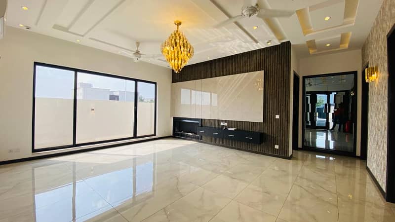 Most Luxurious 1 Kanal House Is Available For Rent In PHASE 6 DHA Lahore 11