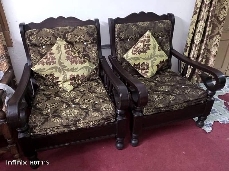 10 Seater Sofa Set Almost New 4