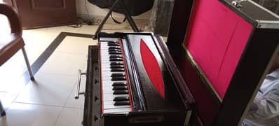 Harmonium & Keyboard