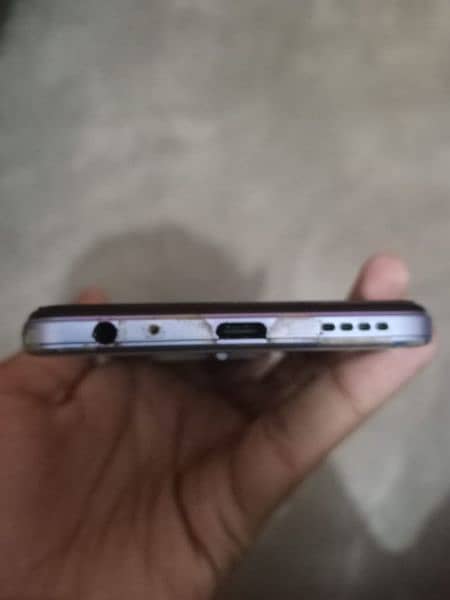 vivo y21t 10 by 10 condition 4 128 daba charger sath hai 03167645087 1