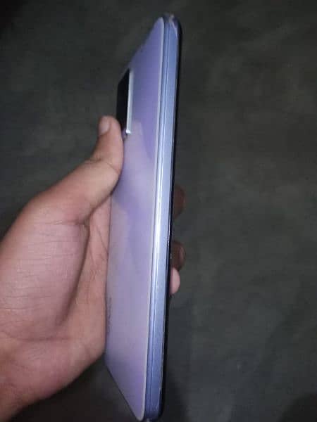 vivo y21t 10 by 10 condition 4 128 daba charger sath hai 03167645087 3