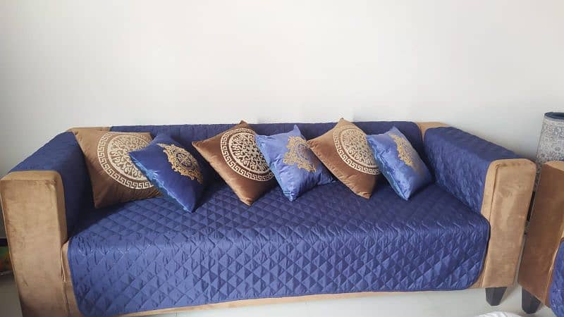 5 seater sofa cover for urgent sale 1