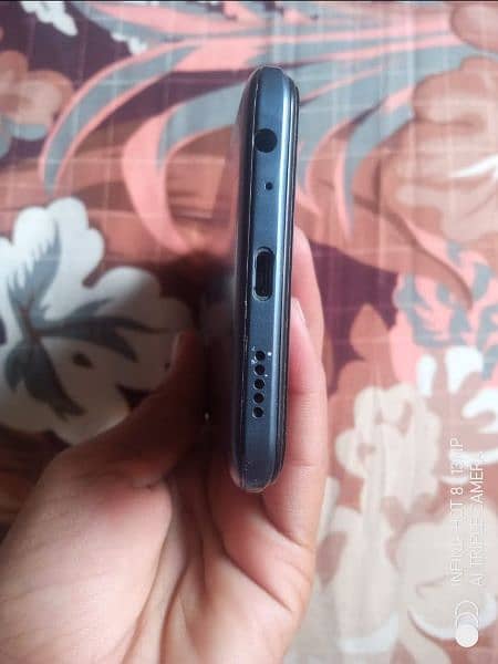 Tecno Spark 8C 6/128 10/9 condition 4