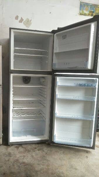 Haier fridge 
Orignal Gass 
Orignal compressor 
Condition 10by10 0