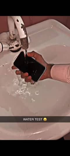 un touch phone . . 10/10. . condition. . 79. health. . . water pack. tested.