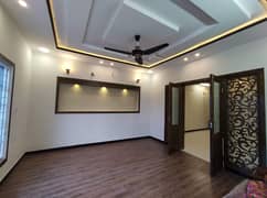Ground Portion For Rent, Luxury House for Rent in Media Town