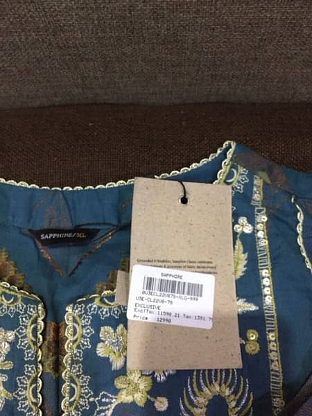 3 Piece lawn jacquard suit Saphhire brand ready to wear 2