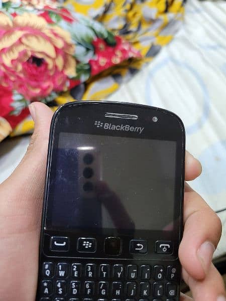 Blackberry 9720 (3G and wifi ) 1