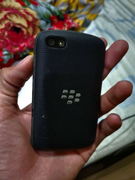 Blackberry 9720 (3G and wifi ) 2