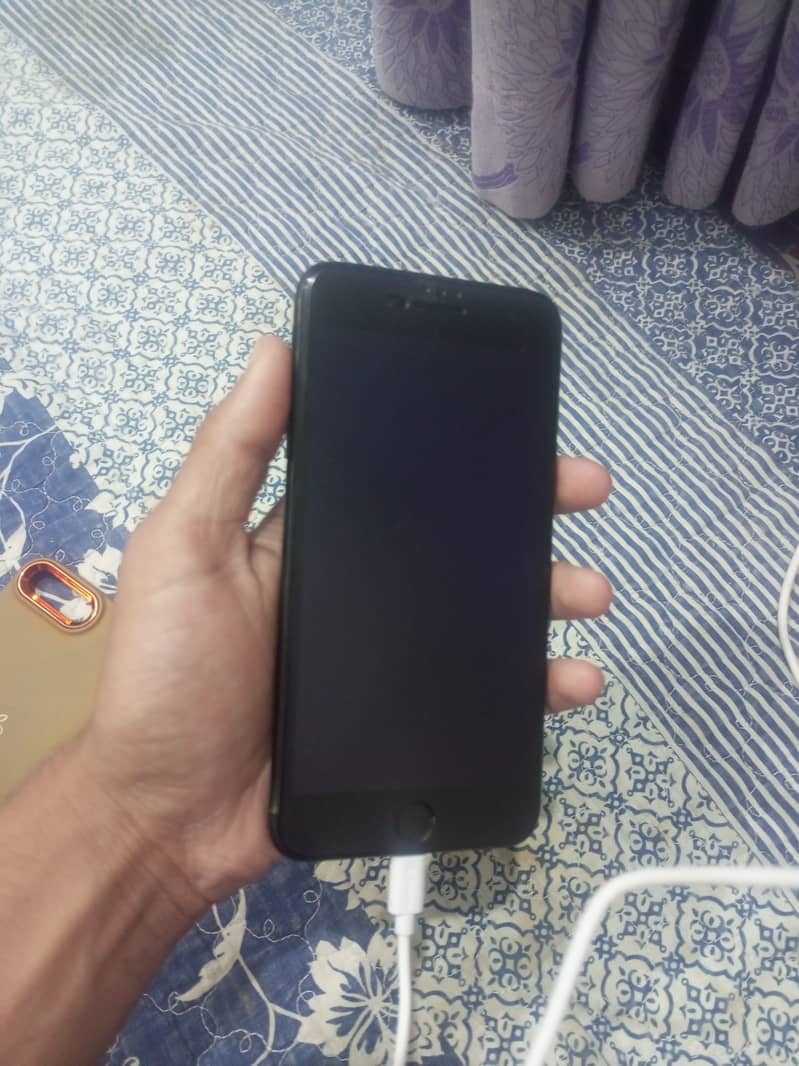 I phone 7 plus black colour 0