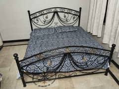 King Size Bed without Mattress