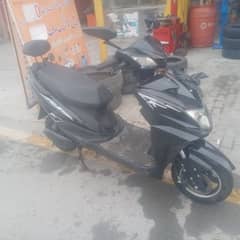 electric hybrid scooty for lady exchange suzuki 150cc. 125honda ybr.