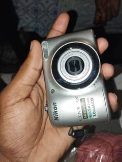 i am selling my nikoon camera
