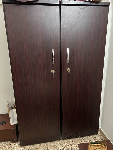 3 doors Almari Wardrobe 0