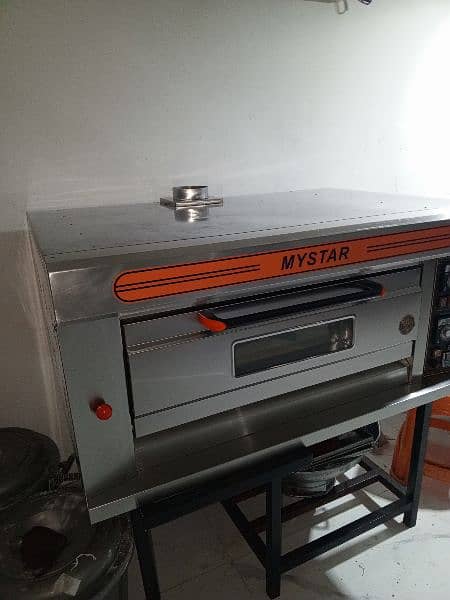 new pizza oven. only one month used condition 10/10 0