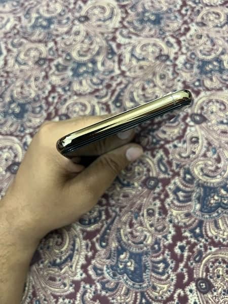 Iphone XS MAX 256 GB Dual Physical PTA Approved 5