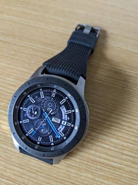 brand new samsung galaxy watch with wireless charger 1
