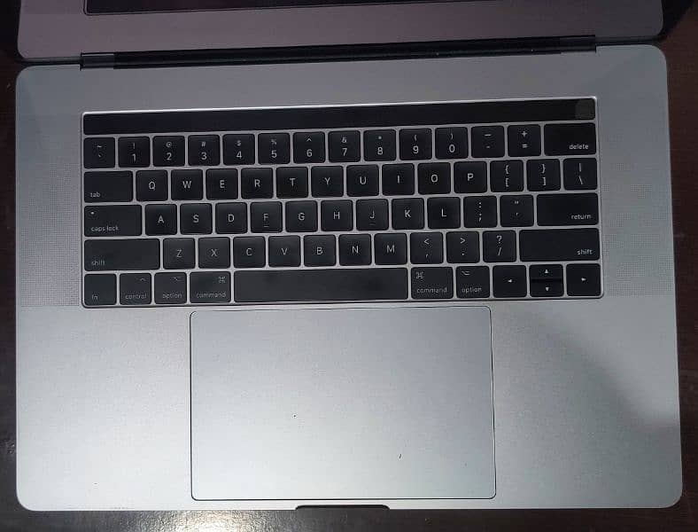 MacBook Pro 2017 - Touch Bar - urgent sale 2