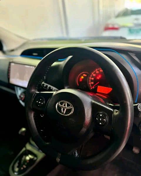 Toyota Vitz 4