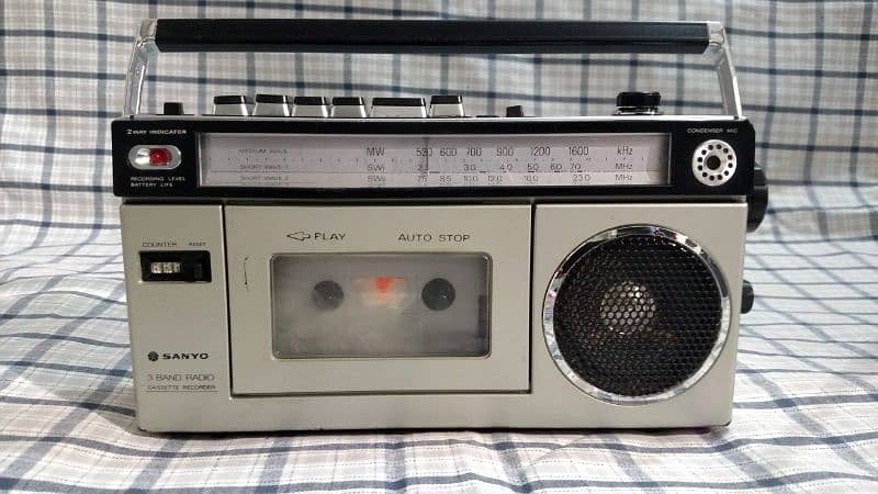 Antique Sanyo Tape Recorder 45 Years Old 3