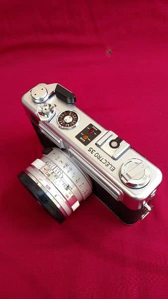 vintage camera Yashica Electro 35 GSN 70 years old Made in japen 5