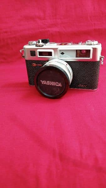 vintage camera Yashica Electro 35 GSN 70 years old Made in japen 8