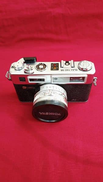 vintage camera Yashica Electro 35 GSN 70 years old Made in japen 9