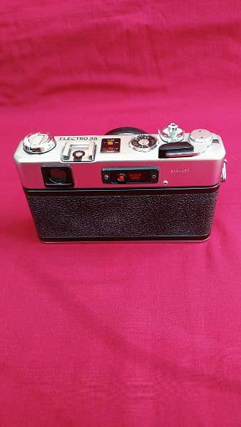 vintage camera Yashica Electro 35 GSN 70 years old Made in japen 10