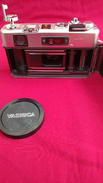 vintage camera Yashica Electro 35 GSN 70 years old Made in japen 13