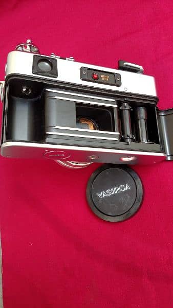 vintage camera Yashica Electro 35 GSN 70 years old Made in japen 14