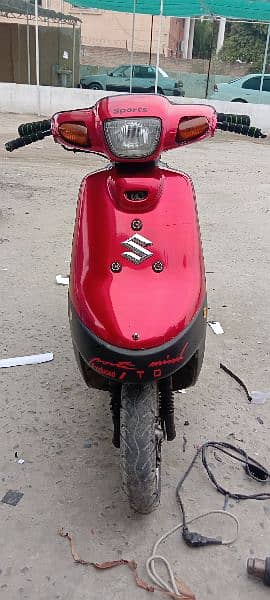 49 CC Yamaha Scooty 0