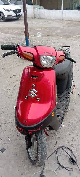 49 CC Yamaha Scooty 1