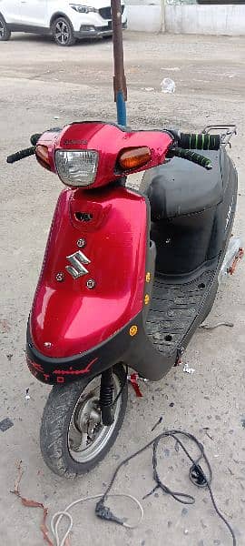 49 CC Yamaha Scooty 3