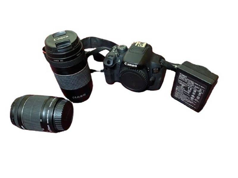Canon D700 model DSLR 2