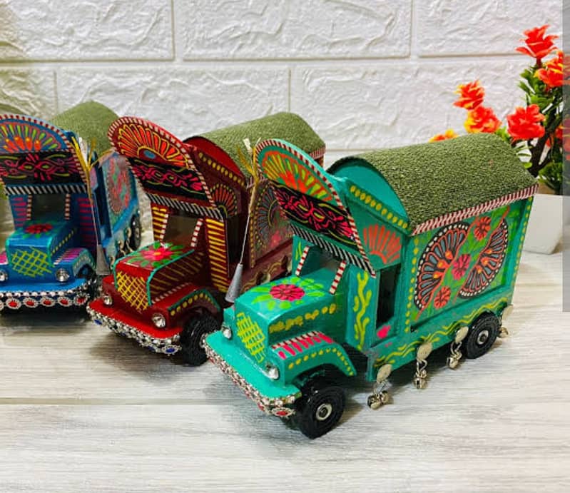 Handmade Fancy Truck Art 0