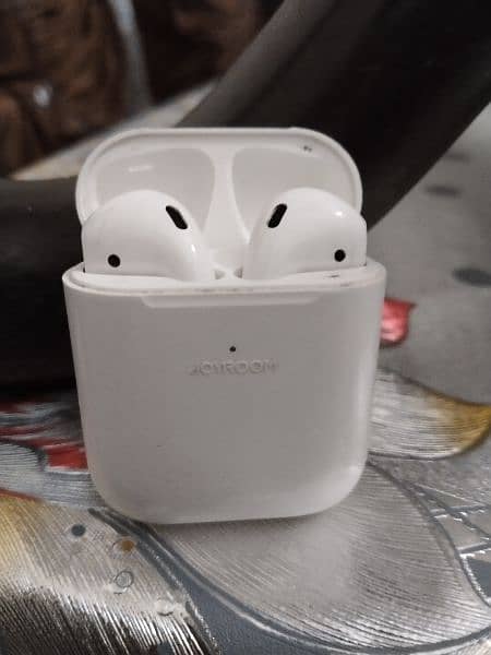 joyroom airpods JR-T30S with charger good condition good quality 1